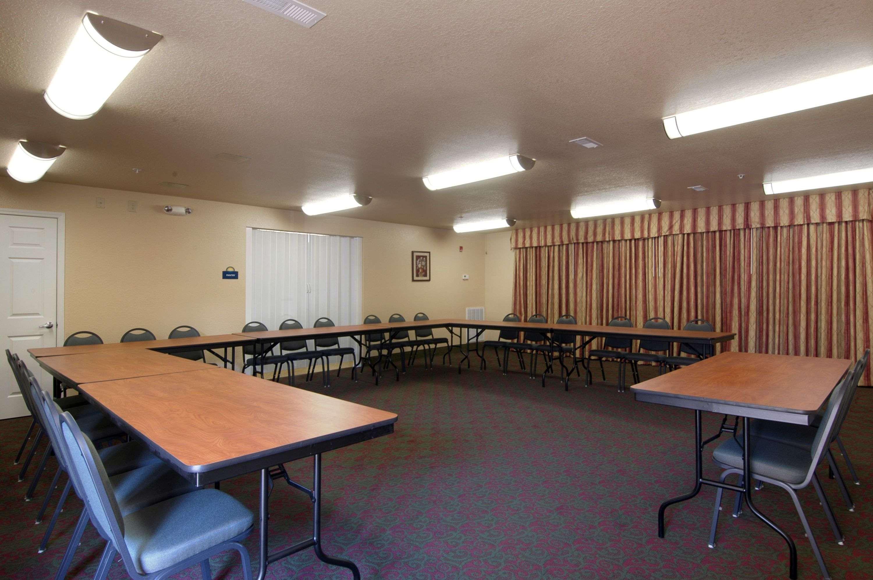 Days Inn Of Centre Facilities photo